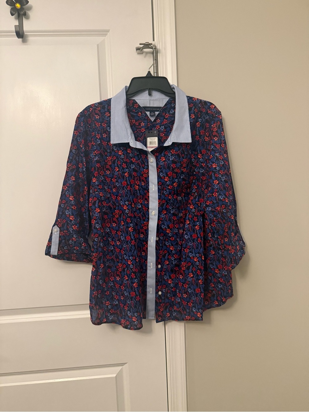 Tommy Hilfiger Navy Button-Front Floral Shirt with Light Blue Trim